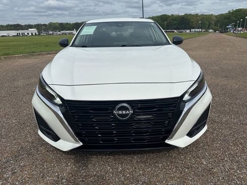 Used 2025 Nissan Altima 2.5 SV image 6