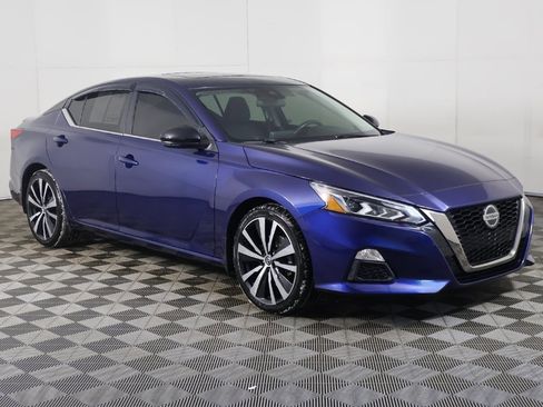 Used 2022 Nissan Altima 2.0 SR image 2