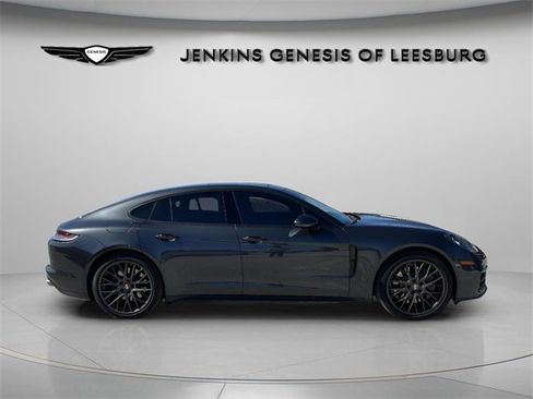 Used 2021 Porsche Panamera image 9