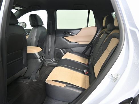 New 2026 Chevrolet Equinox ACTIV w/ Convenience Package III AWD/4WD image 18