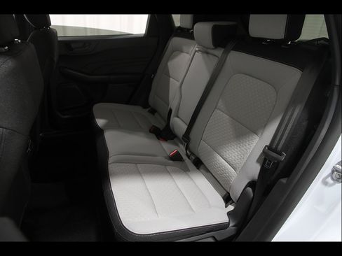Used 2025 Ford Escape Active w/ Cold Weather Package AWD/4WD image 18
