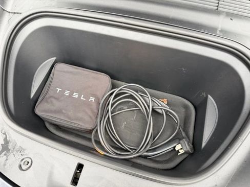 Used 2023 Tesla Model Y 2WD image 26