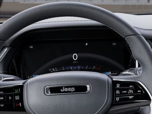 New 2025 Jeep Grand Cherokee Overland w/ Luxury Tech Group IV AWD/4WD image 17