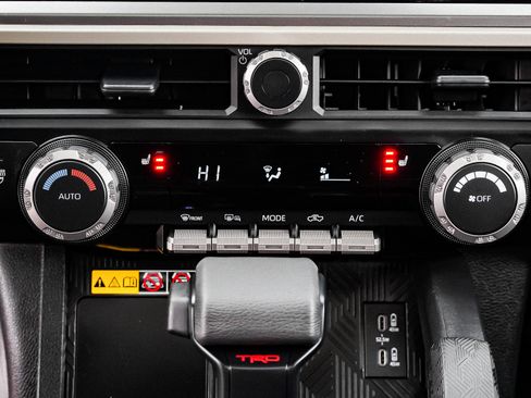 Certified 2025 Toyota Tacoma TRD Sport w/ TRD Sport Upgrade Package image 38