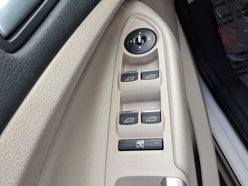 Used 2013 Ford C-MAX SEL FWD image 19