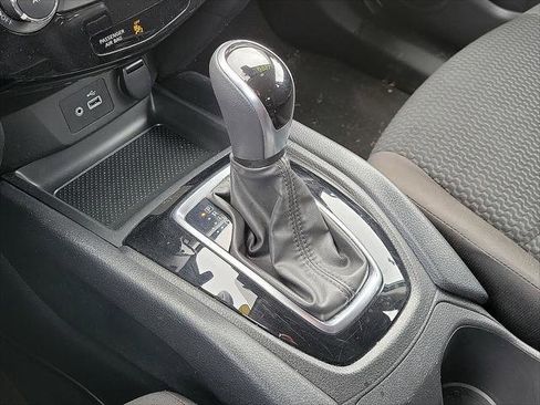 Used 2021 Nissan Rogue Sport S image 12