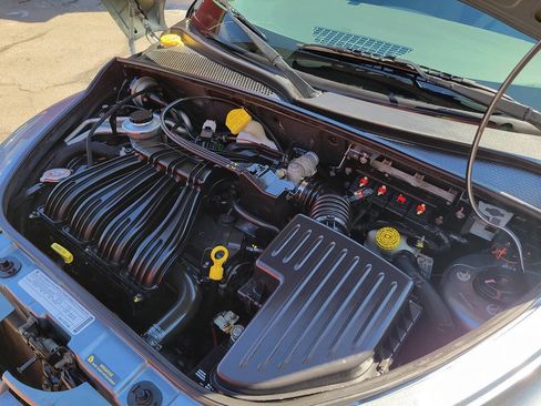 Used 2010 Chrysler PT Cruiser image 35