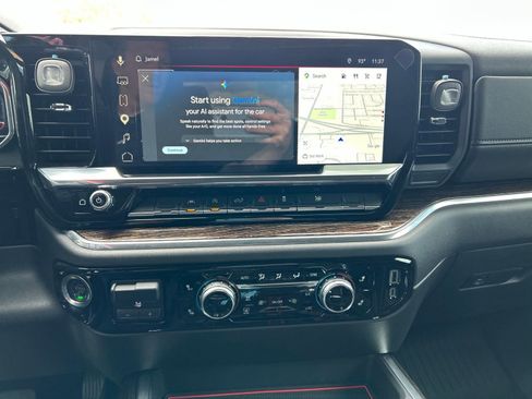 Used 2025 GMC Sierra 1500 Elevation AWD/4WD image 17