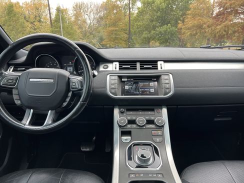Used 2016 Land Rover Range Rover Evoque SE Premium image 28