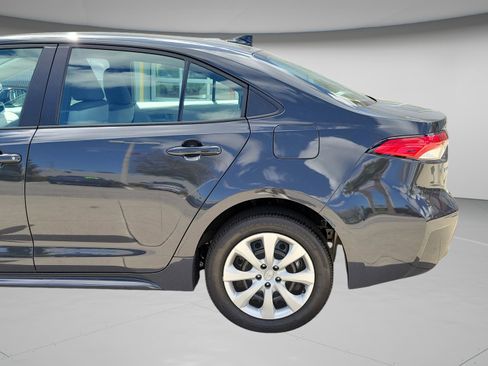 Used 2025 Toyota Corolla LE w/ Convenience Package image 38