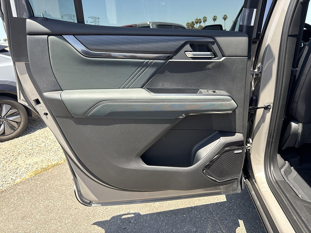 New 2026 GMC Acadia AT4 w/ Luxury Package AWD/4WD image 23
