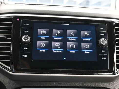 Used 2022 Volkswagen Atlas Cross Sport SE FWD image 24