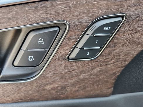 Used 2023 Audi Q8 Premium Plus w/ Premium Plus Package image 12