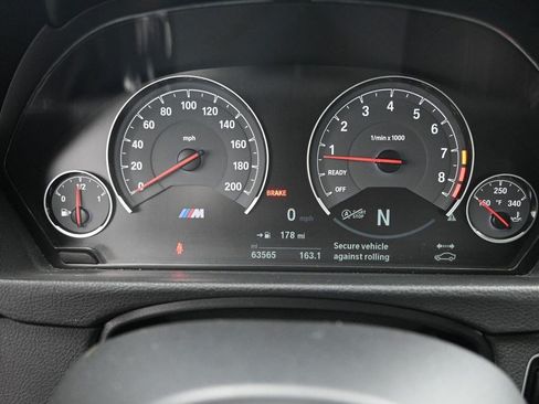 Used 2018 BMW M4 Coupe RWD image 10