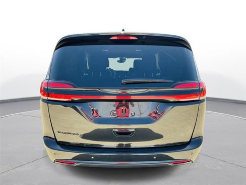 Used 2023 Chrysler Pacifica Touring-L w/ S Appearance Package image 38