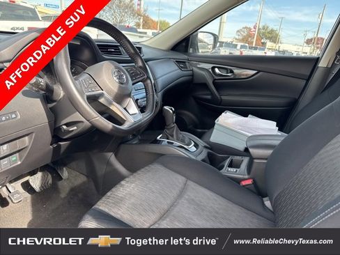 Used 2017 Nissan Rogue SV image 20