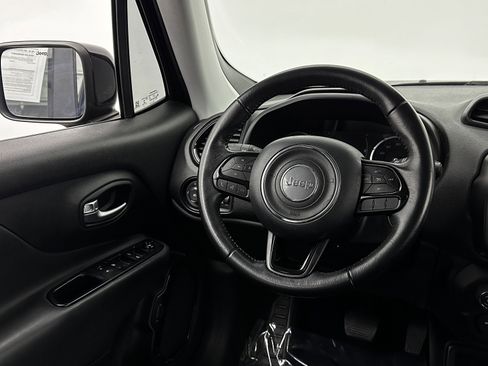 Used 2018 Jeep Renegade Altitude image 23