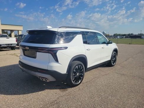 New 2026 Chevrolet Traverse LT w/ Sun and Wheel Package image 23