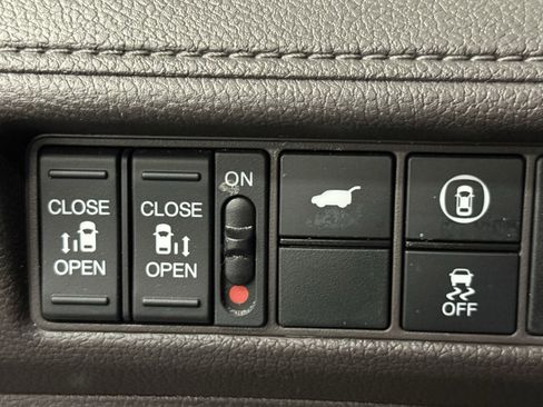 Used 2024 Honda Odyssey EX-L image 29