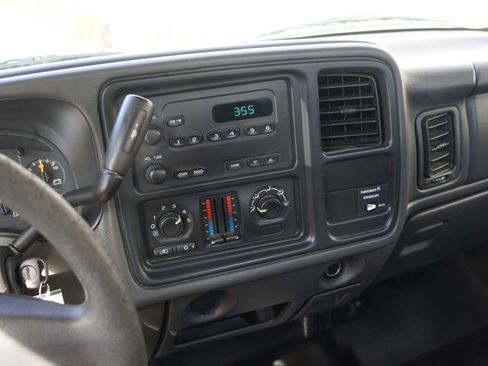 Used 2003 GMC Sierra 1500 W/T image 35