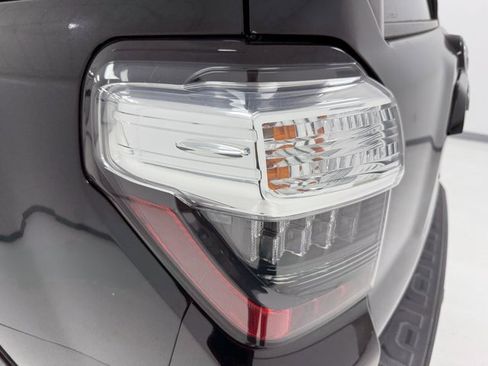 Used 2015 Toyota 4Runner SR5 image 18