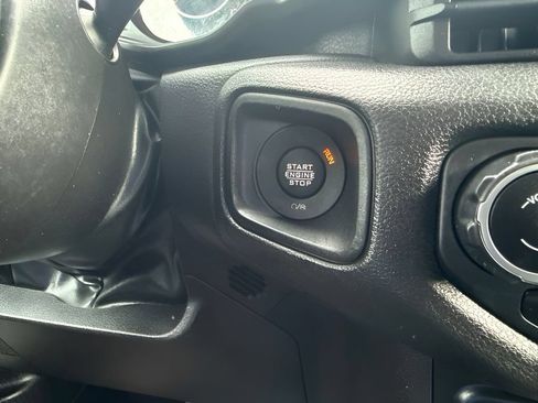 Used 2025 Jeep Wrangler Unlimited Sport AWD/4WD image 19