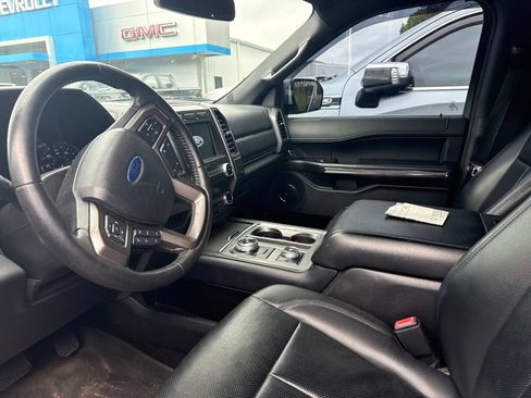 Used 2019 Ford Expedition Max XLT w/ Equipment Group 202A AWD/4WD image 2