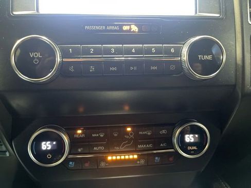 Used 2020 Ford Expedition Max Limited image 19