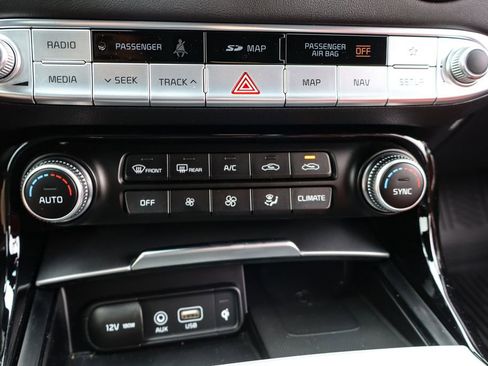 Used 2021 Kia Stinger GT2 image 31