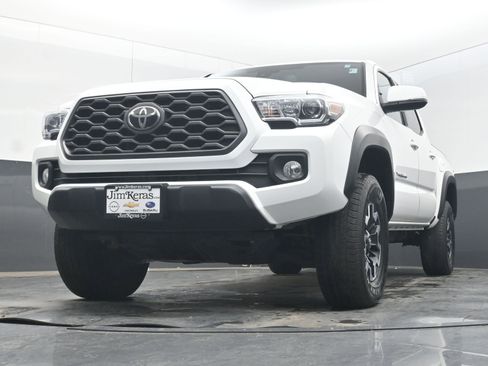 Used 2022 Toyota Tacoma TRD Off-Road w/ Technology Package AWD/4WD image 19