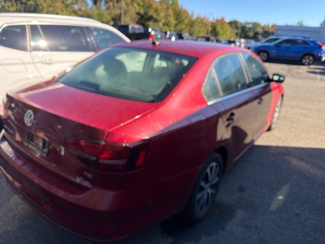 Used 2017 Volkswagen Jetta SE FWD image 3