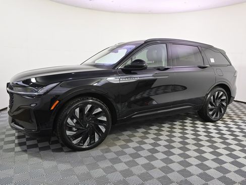 New 2026 Lincoln Nautilus Reserve image 2