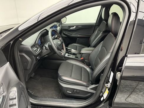 Certified 2025 Ford Escape ST-Line w/ Tech Pack #1 AWD/4WD image 3