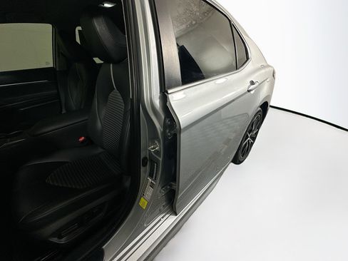 Used 2023 Toyota Camry SE FWD image 12