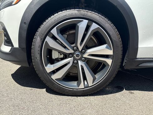New 2025 Volvo V60 B5 Cross Country Plus w/ Protection Package Premier image 35
