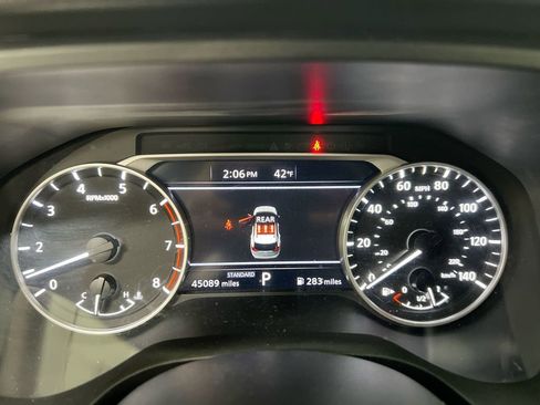 Used 2024 Nissan Rogue SV image 12