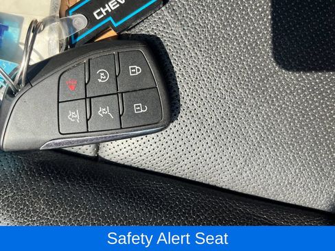 Used 2023 GMC Yukon AT4 w/ Technology Package AWD/4WD image 35