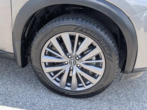 Used 2024 Nissan Pathfinder SL w/ SL Premium Package FWD image 5