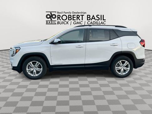Used 2024 GMC Terrain SLE w/ Driver Convenience Package FWD image 5