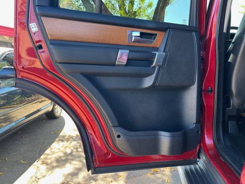 Used 2015 Land Rover LR4 HSE image 24