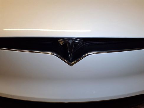 Used 2019 Tesla Model X 75D image 24