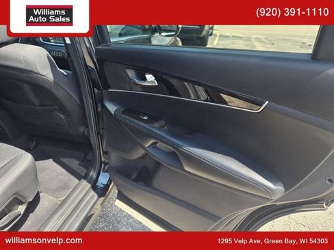 Used 2019 Kia Sorento FWD image 16