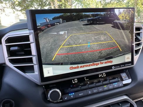 Used 2023 Toyota Tundra Limited AWD/4WD image 18