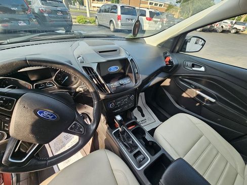 Used 2018 Ford Escape SEL w/ SEL Sport Appearance Package FWD image 19