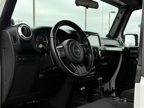 Used 2011 Jeep Wrangler Rubicon w/ PWR Convenience Group AWD/4WD image 11
