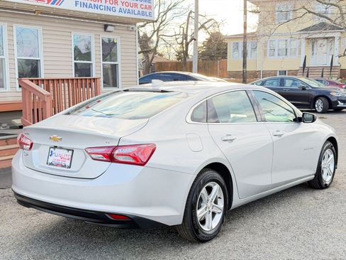 Used 2022 Chevrolet Malibu LT image 4