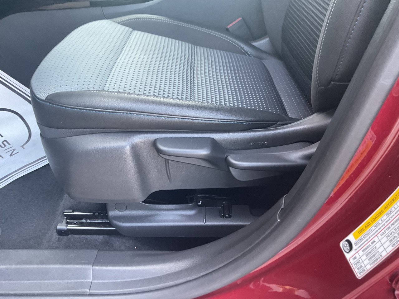 Used 2025 Chevrolet Trax LT w/ LT Convenience Package FWD image 8