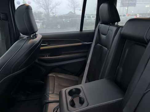 Used 2025 Jeep Grand Cherokee L Limited image 14