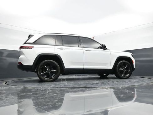 Used 2023 Jeep Grand Cherokee Limited AWD/4WD image 47