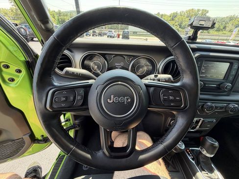 Used 2019 Jeep Wrangler Unlimited Sport S AWD/4WD image 16